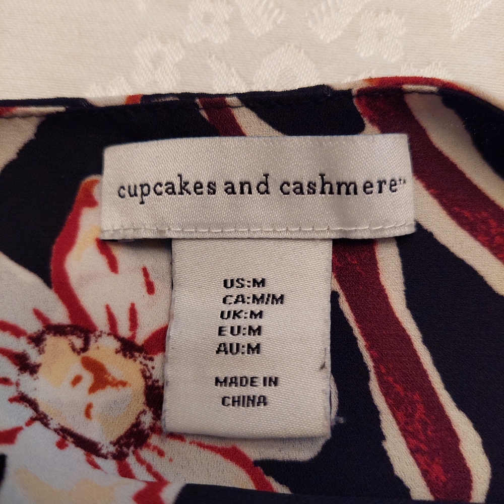 Cupcakes & Cashmere floral V neck navy blue red long sleeve abstract top. M - Picture 7 of 10